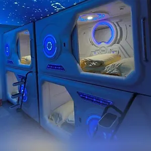  Capsule hotel Min Capsules