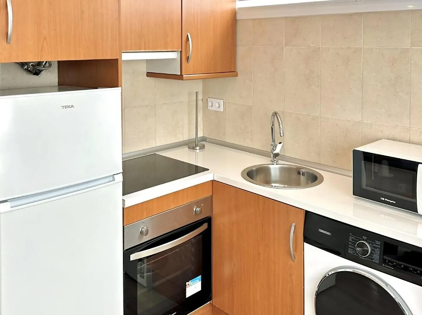 Apartamentos Noviembre Madrid 0*,